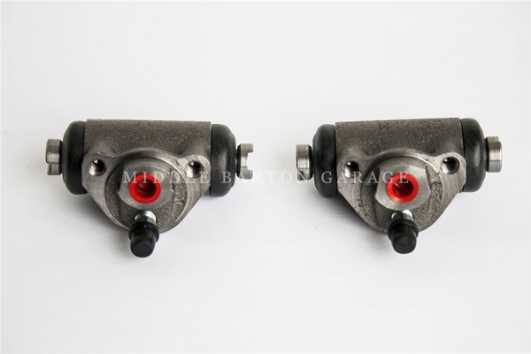 REAR WHEEL CYLINDER 500F/L/600D bef '65